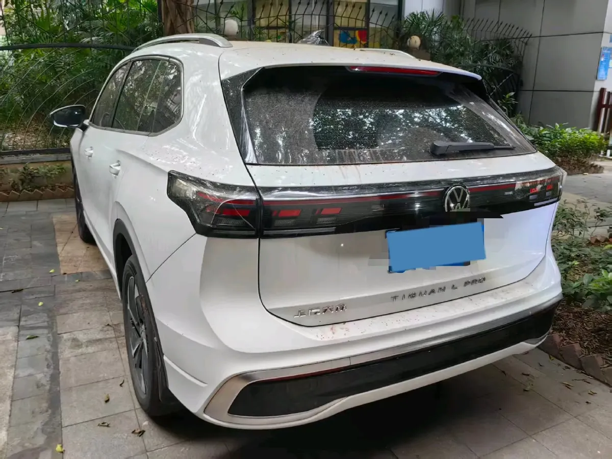 2024 Volkswagen Tiguan L 2.0T 186HP L4 7DCT,autocango,china used car exporter,china ev exporter,chinese used car exporter,chinese used ev exporter