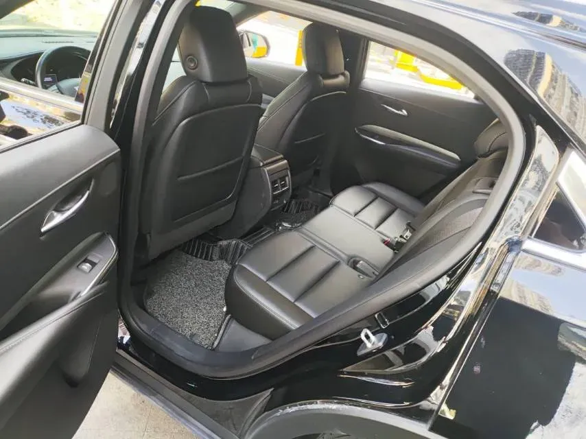 2021 Cadillac XT4 2.0T 237HP L4 9AT,autocango,china used car exporter,china ev exporter,chinese used car exporter,chinese used ev exporter