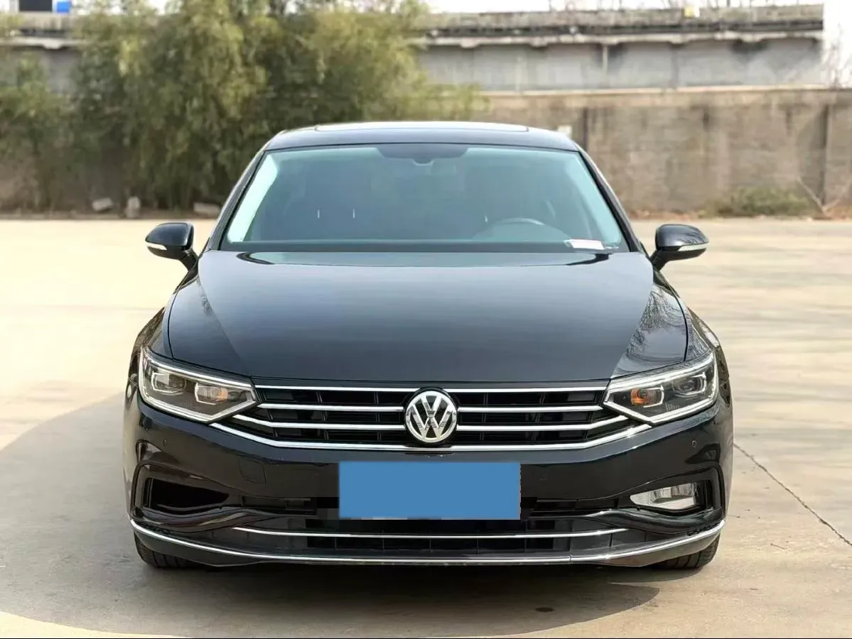 2020 Volkswagen Magotan 2.0T 186HP L4 7DCT,autocango,china used car exporter,china ev exporter,chinese used car exporter,chinese used ev exporter