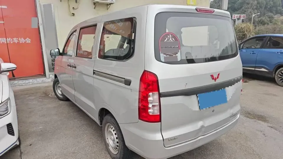 2019 WuLing HongGuang V 1.5L 99HP L4 6MT,autocango,china used car exporter,china ev exporter,chinese used car exporter,chinese used ev exporter