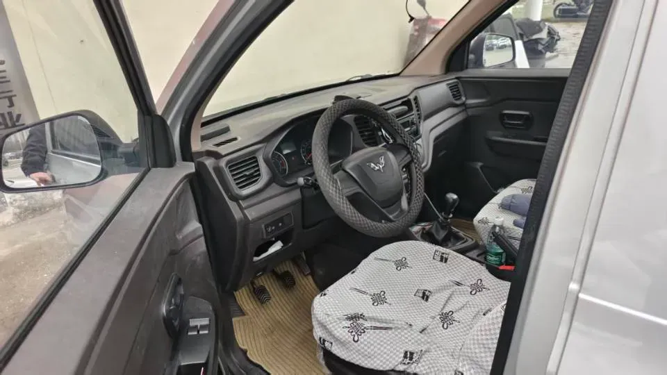 2019 WuLing HongGuang V 1.5L 99HP L4 6MT,autocango,china used car exporter,china ev exporter,chinese used car exporter,chinese used ev exporter