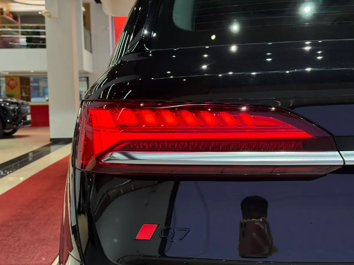 2025 Audi Q7 3.0T 340HP V6 8AT,autocango,china used car exporter,china ev exporter,chinese used car exporter,chinese used ev exporter