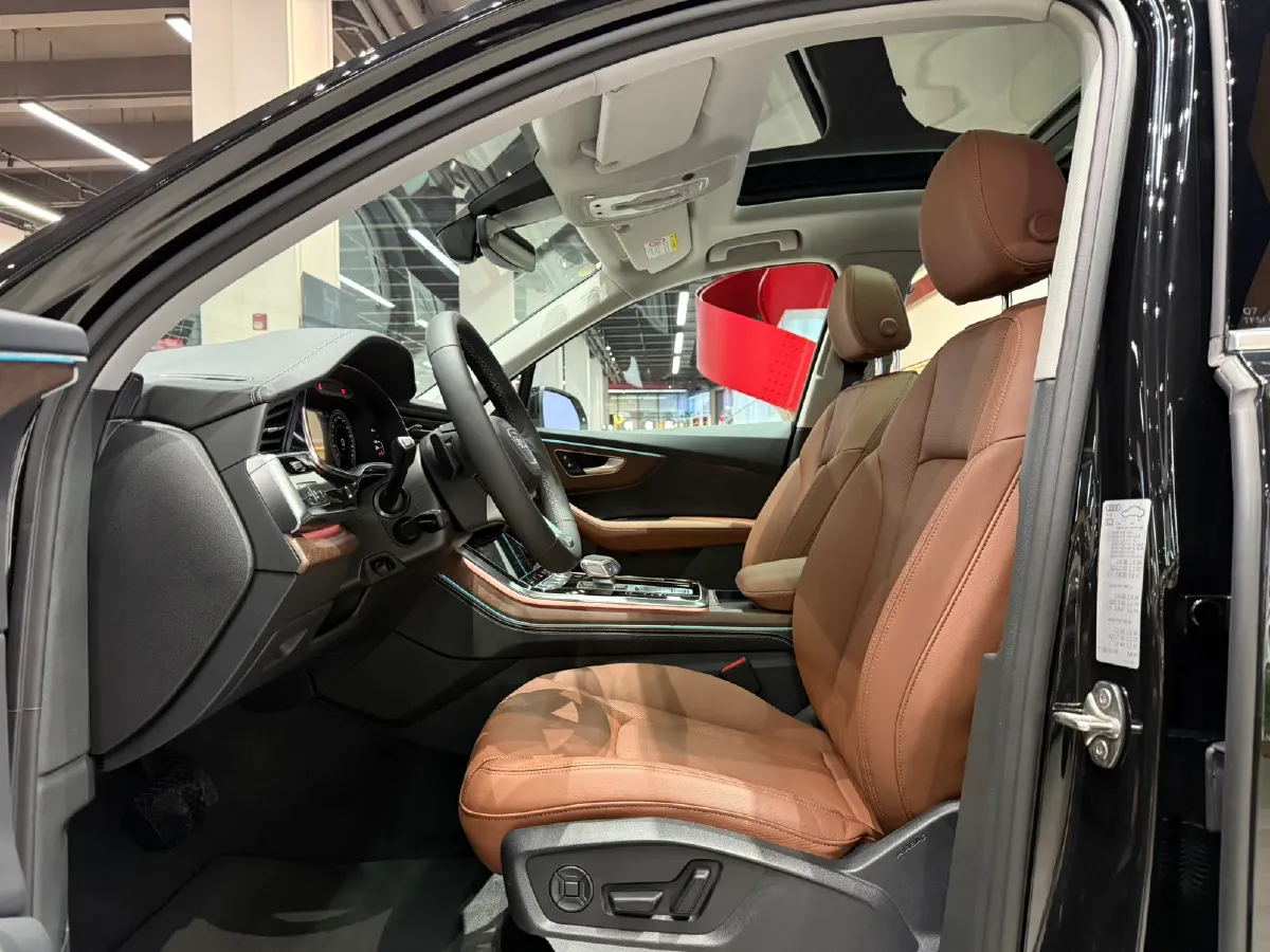 2025 Audi Q7 3.0T 340HP V6 8AT,autocango,china used car exporter,china ev exporter,chinese used car exporter,chinese used ev exporter