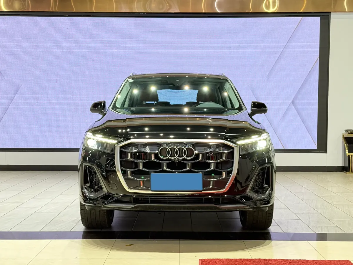 2025 Audi Q7 3.0T 340HP V6 8AT,autocango,china used car exporter,china ev exporter,chinese used car exporter,chinese used ev exporter