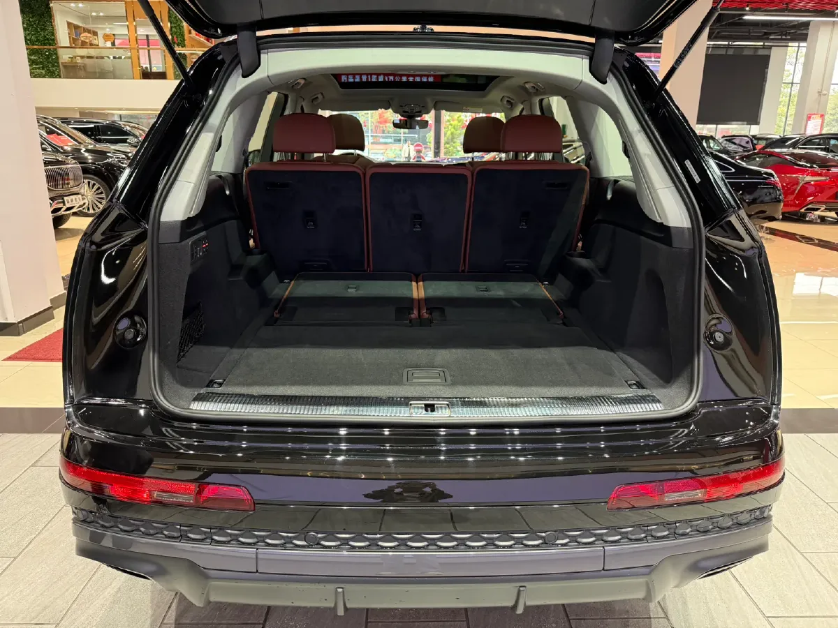 2025 Audi Q7 3.0T 340HP V6 8AT,autocango,china used car exporter,china ev exporter,chinese used car exporter,chinese used ev exporter