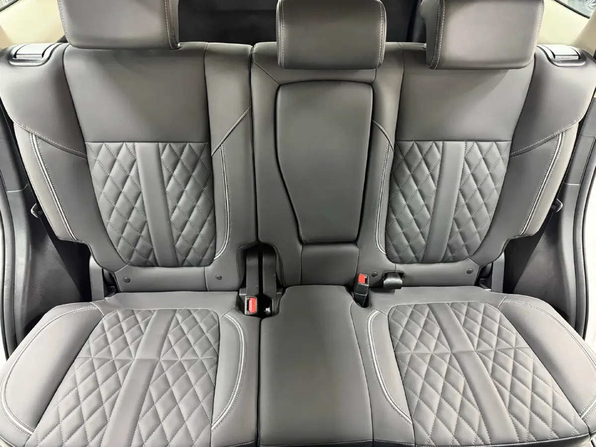 2021 Mitsubishi Outlander 2.0L 166HP L4 CVT,autocango,china used car exporter,china ev exporter,chinese used car exporter,chinese used ev exporter