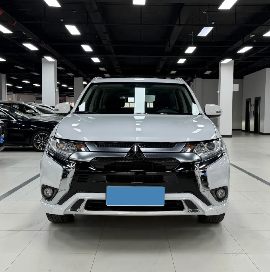 2021 Mitsubishi Outlander 2.0L 166HP L4 CVT,autocango,china used car exporter,china ev exporter,chinese used car exporter,chinese used ev exporter