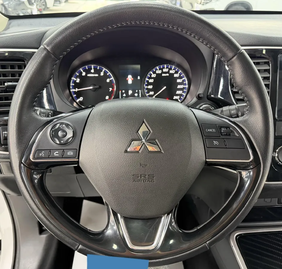 2021 Mitsubishi Outlander 2.0L 166HP L4 CVT,autocango,china used car exporter,china ev exporter,chinese used car exporter,chinese used ev exporter
