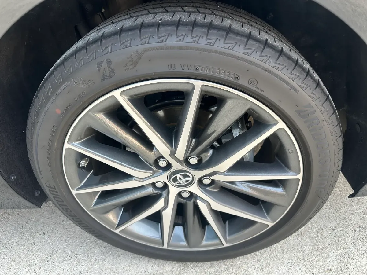 2023 Toyota Camry 2.5L 207HP L4 8AT,autocango,china used car exporter,china ev exporter,chinese used car exporter,chinese used ev exporter