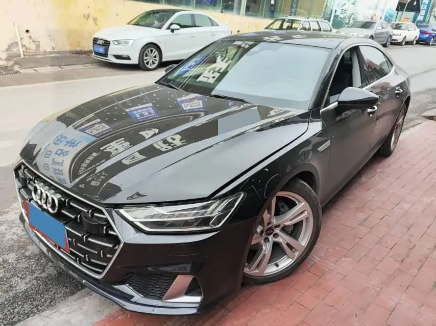 2024 Audi A7L 2.0T 245HP L4 7DCT,autocango,china used car exporter,china ev exporter,chinese used car exporter,chinese used ev exporter