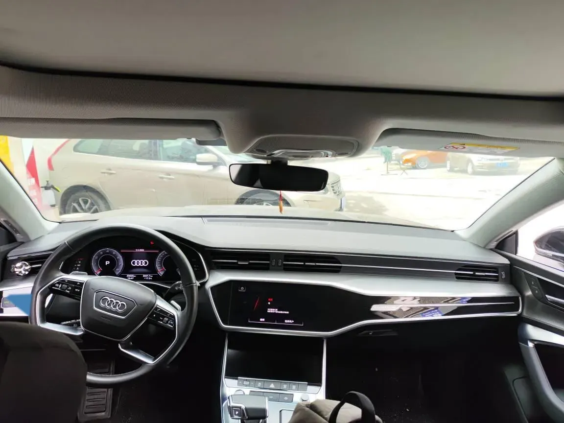 2024 Audi A7L 2.0T 245HP L4 7DCT,autocango,china used car exporter,china ev exporter,chinese used car exporter,chinese used ev exporter