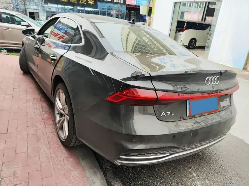 2024 Audi A7L 2.0T 245HP L4 7DCT,autocango,china used car exporter,china ev exporter,chinese used car exporter,chinese used ev exporter