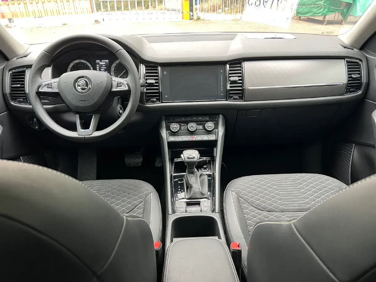 2018 Skoda Kodiak 2.0T 186HP L4 7DCT,autocango,china used car exporter,china ev exporter,chinese used car exporter,chinese used ev exporter