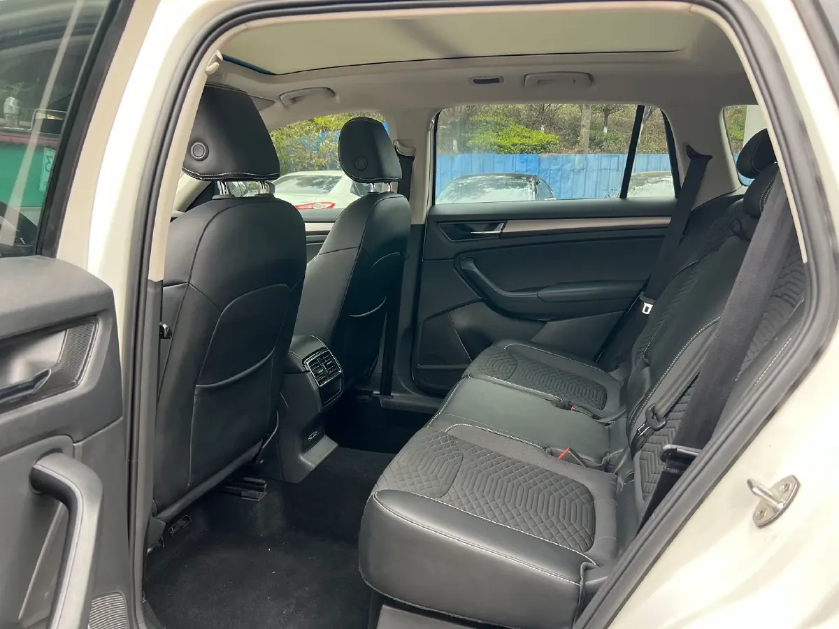 2018 Skoda Kodiak 2.0T 186HP L4 7DCT,autocango,china used car exporter,china ev exporter,chinese used car exporter,chinese used ev exporter