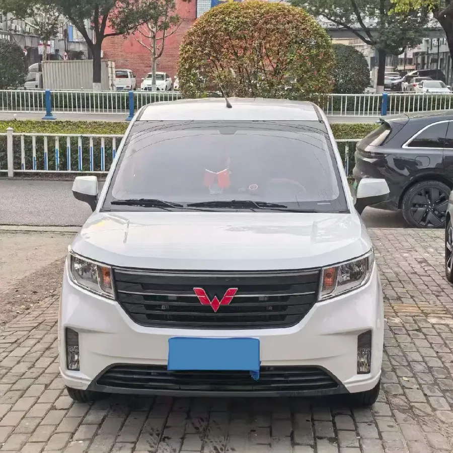 2021 WuLing HongGuang Plus 1.5L 99HP L4 6MT,autocango,china used car exporter,china ev exporter,chinese used car exporter,chinese used ev exporter