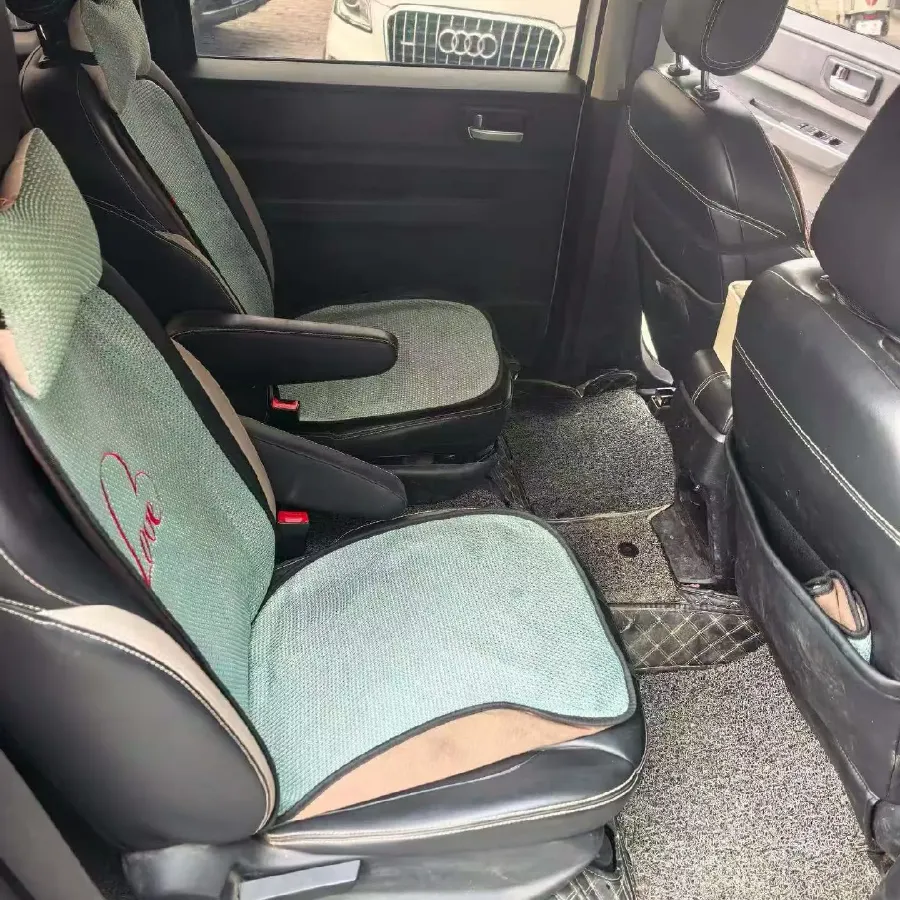 2021 WuLing HongGuang Plus 1.5L 99HP L4 6MT,autocango,china used car exporter,china ev exporter,chinese used car exporter,chinese used ev exporter