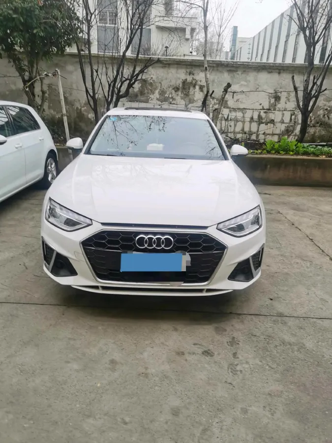 2023 Audi A4L 2.0T 190HP L4 7DCT,autocango,china used car exporter,china ev exporter,chinese used car exporter,chinese used ev exporter