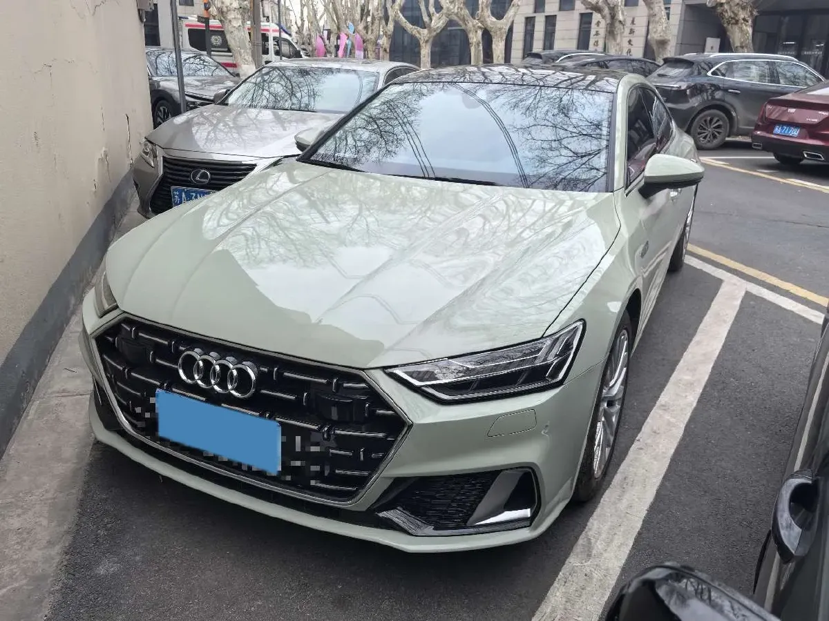 2024 Audi A7L 2.0T 245HP L4 7DCT,autocango,china used car exporter,china ev exporter,chinese used car exporter,chinese used ev exporter
