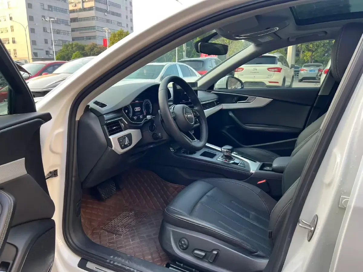 2020 Audi A4L 2.0T 190HP L4 7DCT,autocango,china used car exporter,china ev exporter,chinese used car exporter,chinese used ev exporter