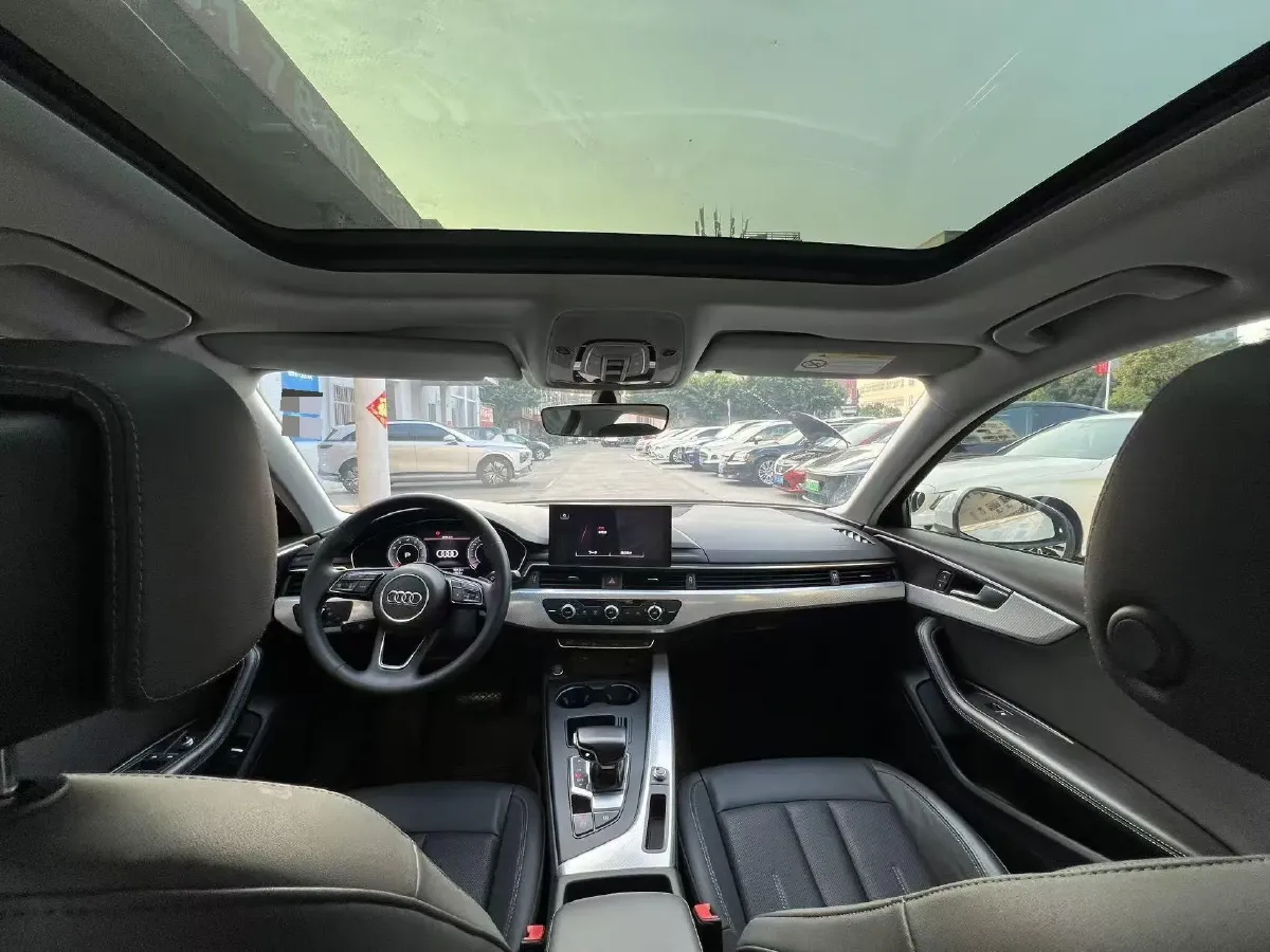 2020 Audi A4L 2.0T 190HP L4 7DCT,autocango,china used car exporter,china ev exporter,chinese used car exporter,chinese used ev exporter