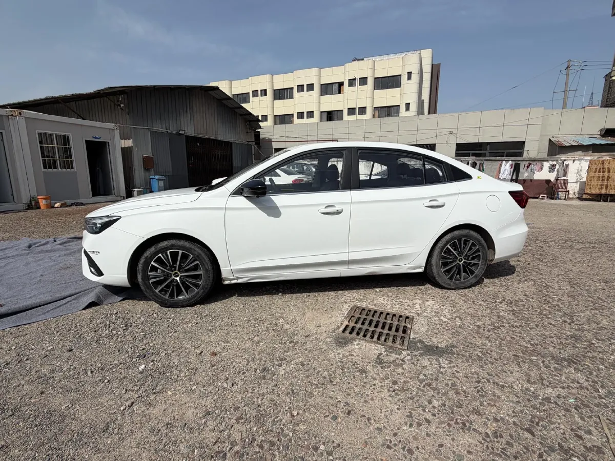 2021 Roewe i5 1.5L 120HP L4 CVT,autocango,china used car exporter,china ev exporter,chinese used car exporter,chinese used ev exporter