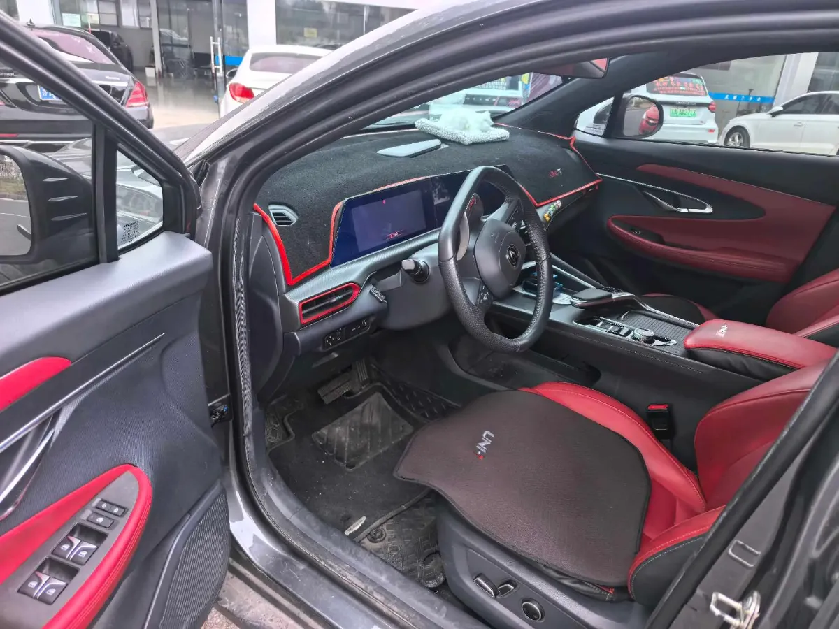 2021 ChangAn UNI-T 1.5T 180HP L4 7DCT,autocango,china used car exporter,china ev exporter,chinese used car exporter,chinese used ev exporter