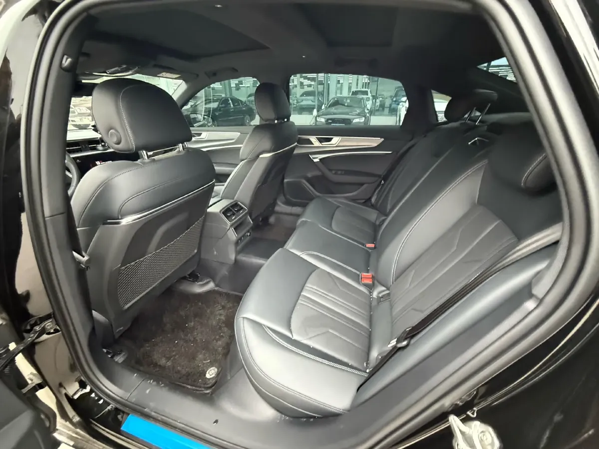 2026 Audi A6L 2.0T 190HP L4 7DCT,autocango,china used car exporter,china ev exporter,chinese used car exporter,chinese used ev exporter