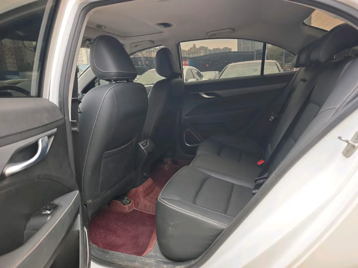 2021 BaoJun 530 1.5T 147HP L4 CVT,autocango,china used car exporter,china ev exporter,chinese used car exporter,chinese used ev exporter