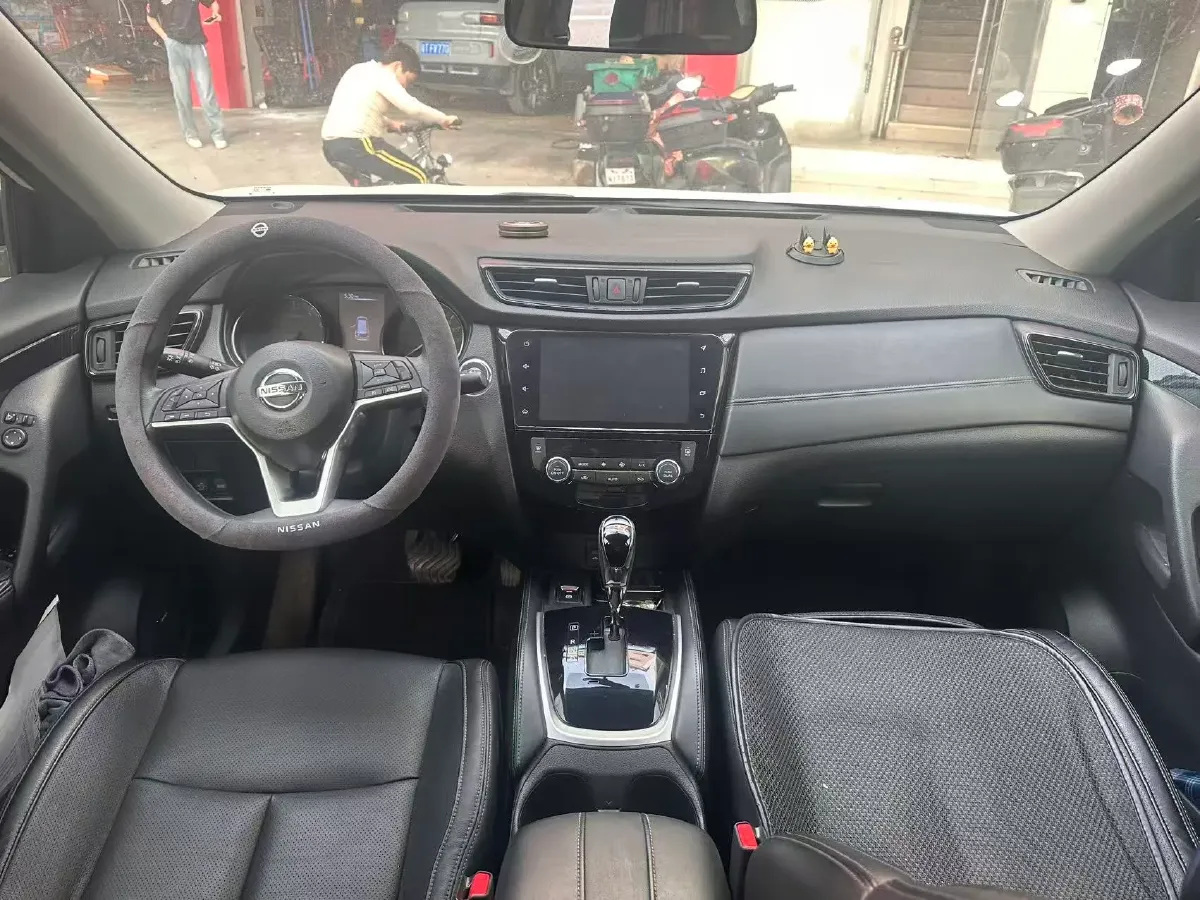 2019 Nissan X-Trail 2.5L 186HP L4 CVT,autocango,china used car exporter,china ev exporter,chinese used car exporter,chinese used ev exporter