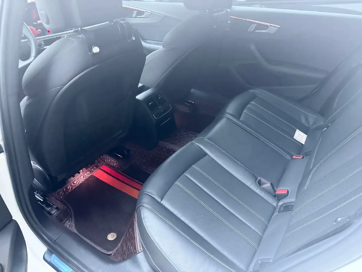 2024 Audi A4L 2.0T 190HP L4 7DCT,autocango,china used car exporter,china ev exporter,chinese used car exporter,chinese used ev exporter