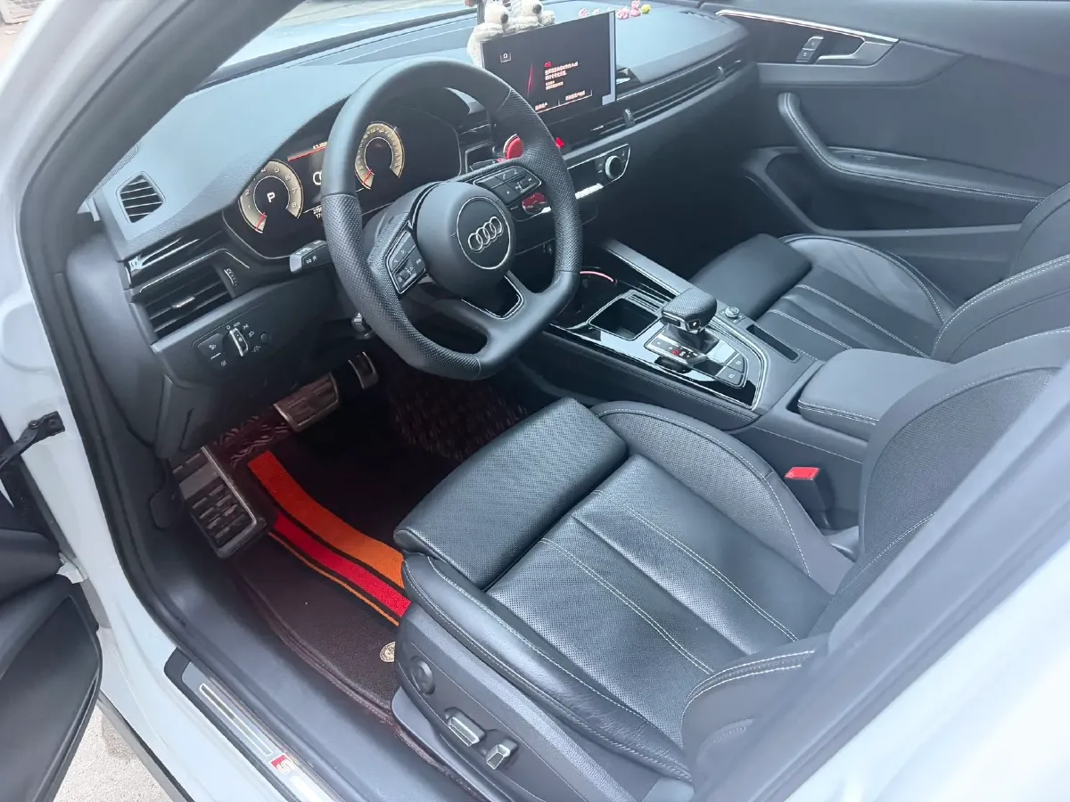 2024 Audi A4L 2.0T 190HP L4 7DCT,autocango,china used car exporter,china ev exporter,chinese used car exporter,chinese used ev exporter