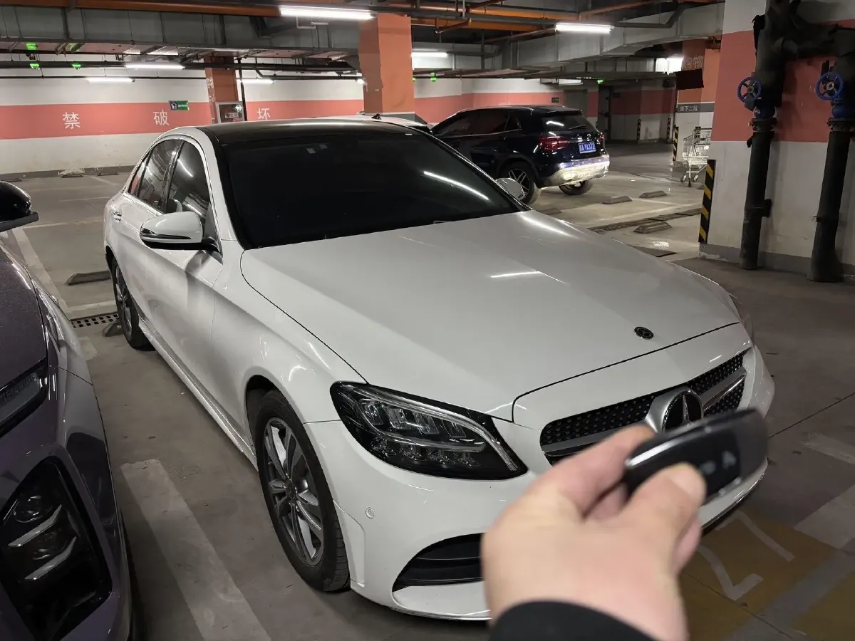 2021 Mercedes-Benz C Class 1.5T 156HP L4 9AT,autocango,china used car exporter,china ev exporter,chinese used car exporter,chinese used ev exporter