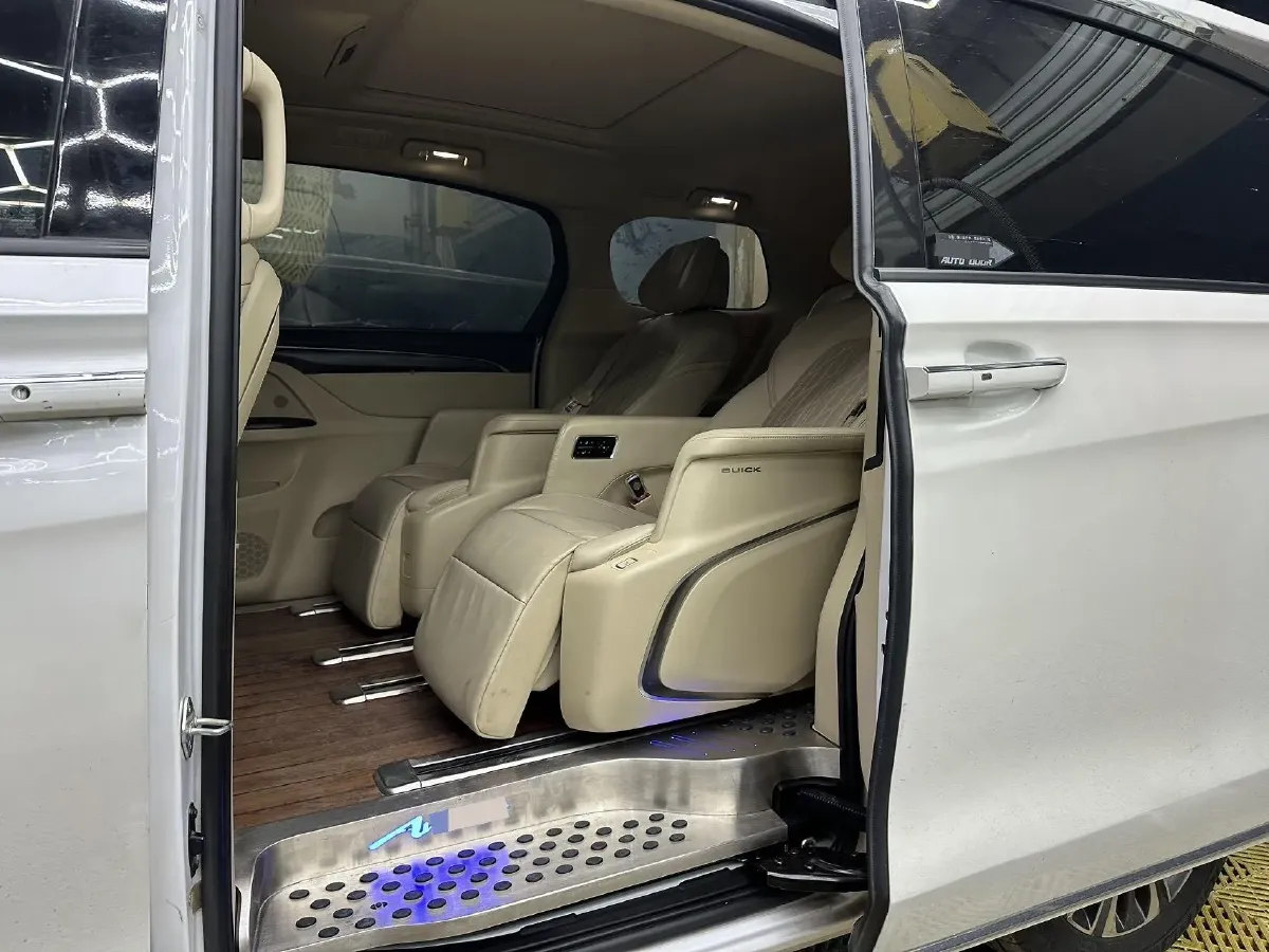 2023 Buick GL8 2.0T 237HP L4 9AT,autocango,china used car exporter,china ev exporter,chinese used car exporter,chinese used ev exporter