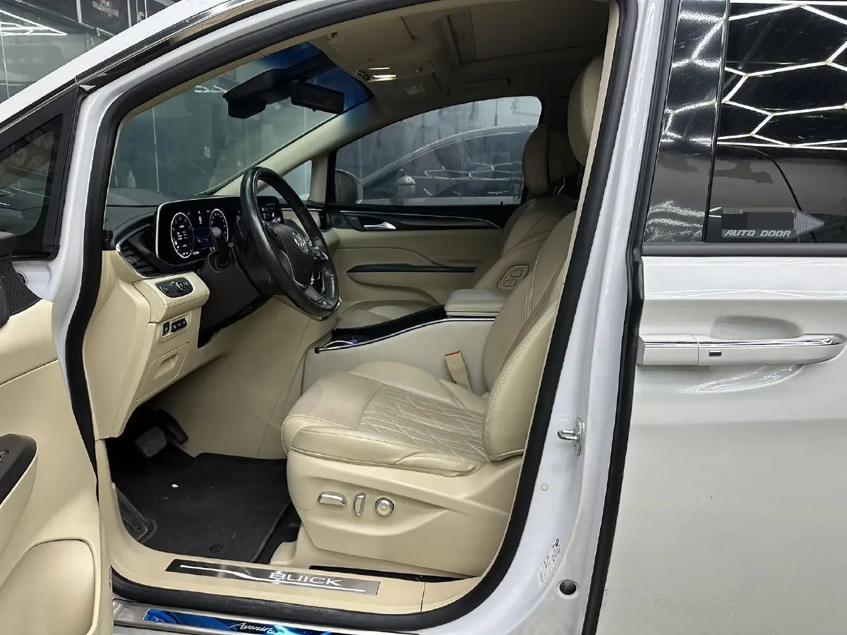 2023 Buick GL8 2.0T 237HP L4 9AT,autocango,china used car exporter,china ev exporter,chinese used car exporter,chinese used ev exporter