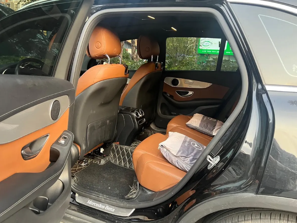 2021 Mercedes-Benz GLC Class 2.0T 197HP L4 9AT,autocango,china used car exporter,china ev exporter,chinese used car exporter,chinese used ev exporter