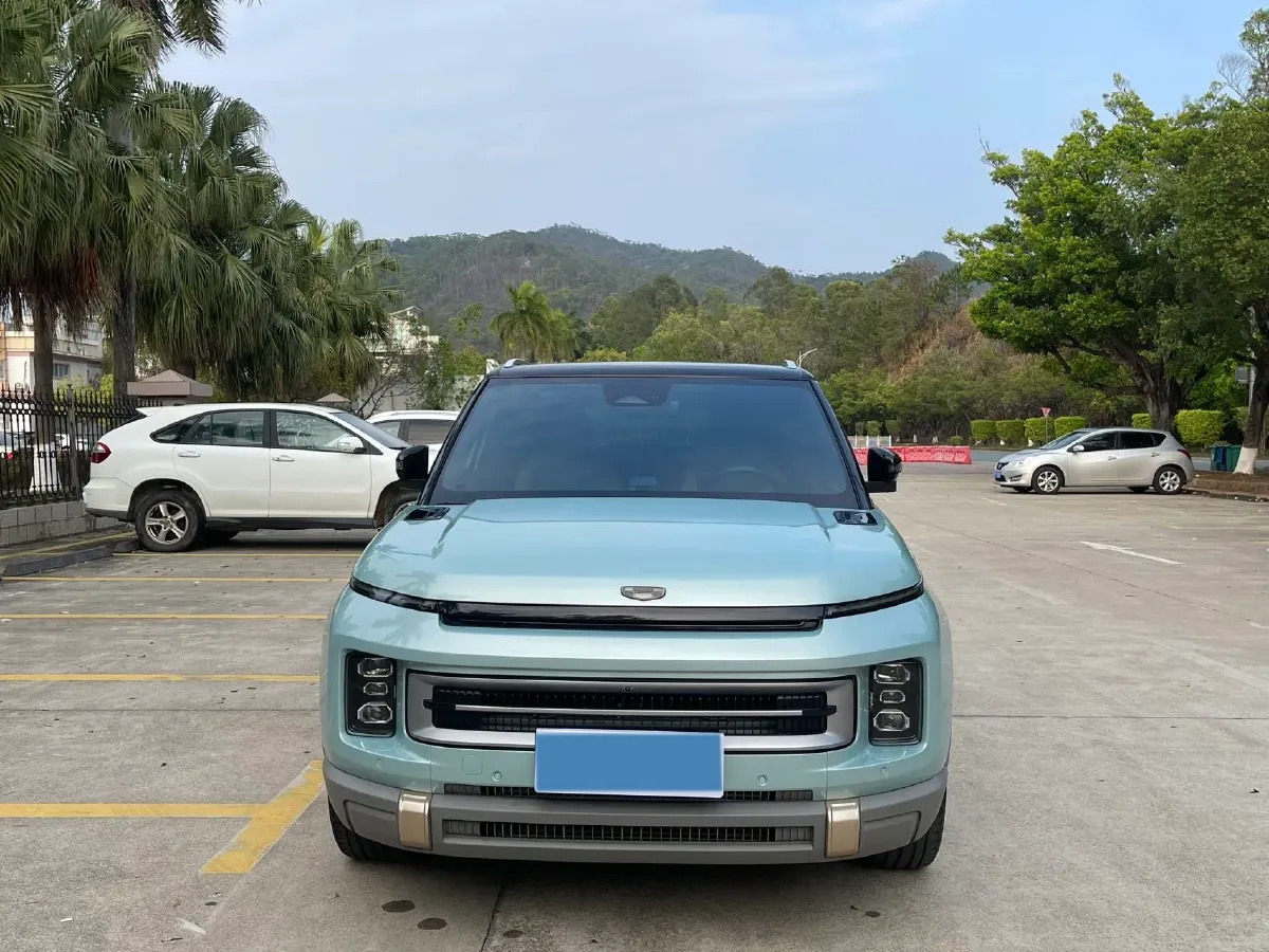 2023 Geely ICON 1.5T 181HP L4 7DCT,autocango,china used car exporter,china ev exporter,chinese used car exporter,chinese used ev exporter