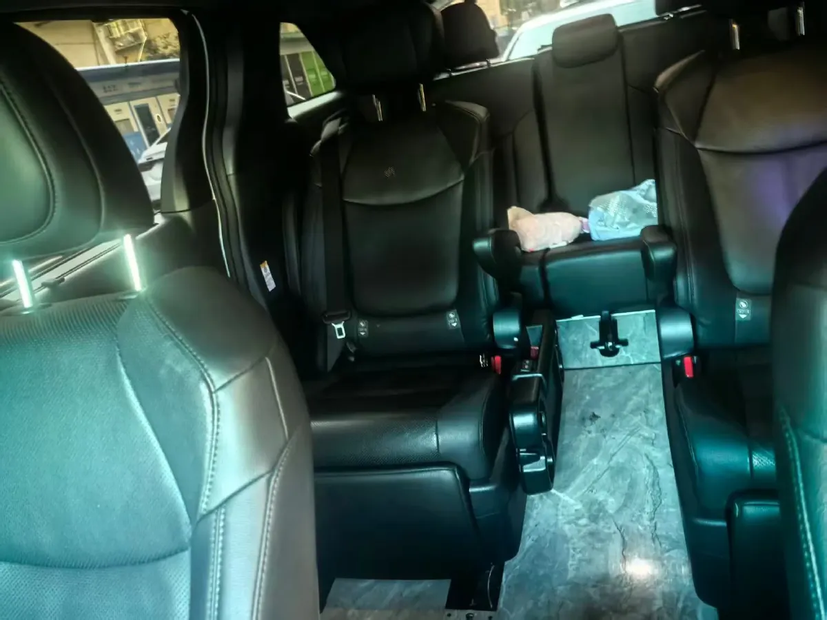 2023 Toyota Sienna 2.5L 189HP L4 E-CVT Hybrid,autocango,china used car exporter,china ev exporter,chinese used car exporter,chinese used ev exporter