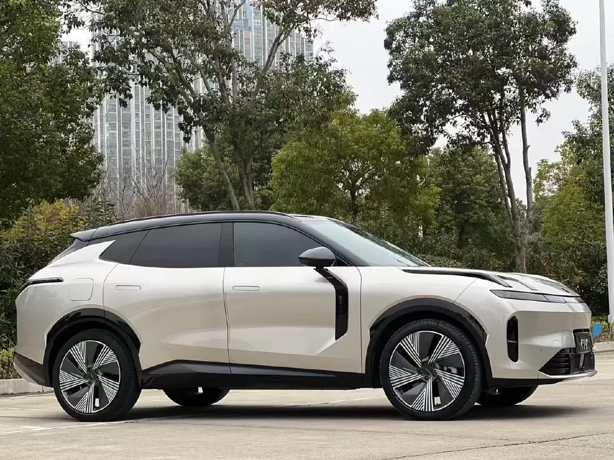 2023 LYNK&CO 08 EM-P 1.5T 163HP L4 3DHT PHEV 39.6KWH,autocango,china used car exporter,china ev exporter,chinese used car exporter,chinese used ev exporter