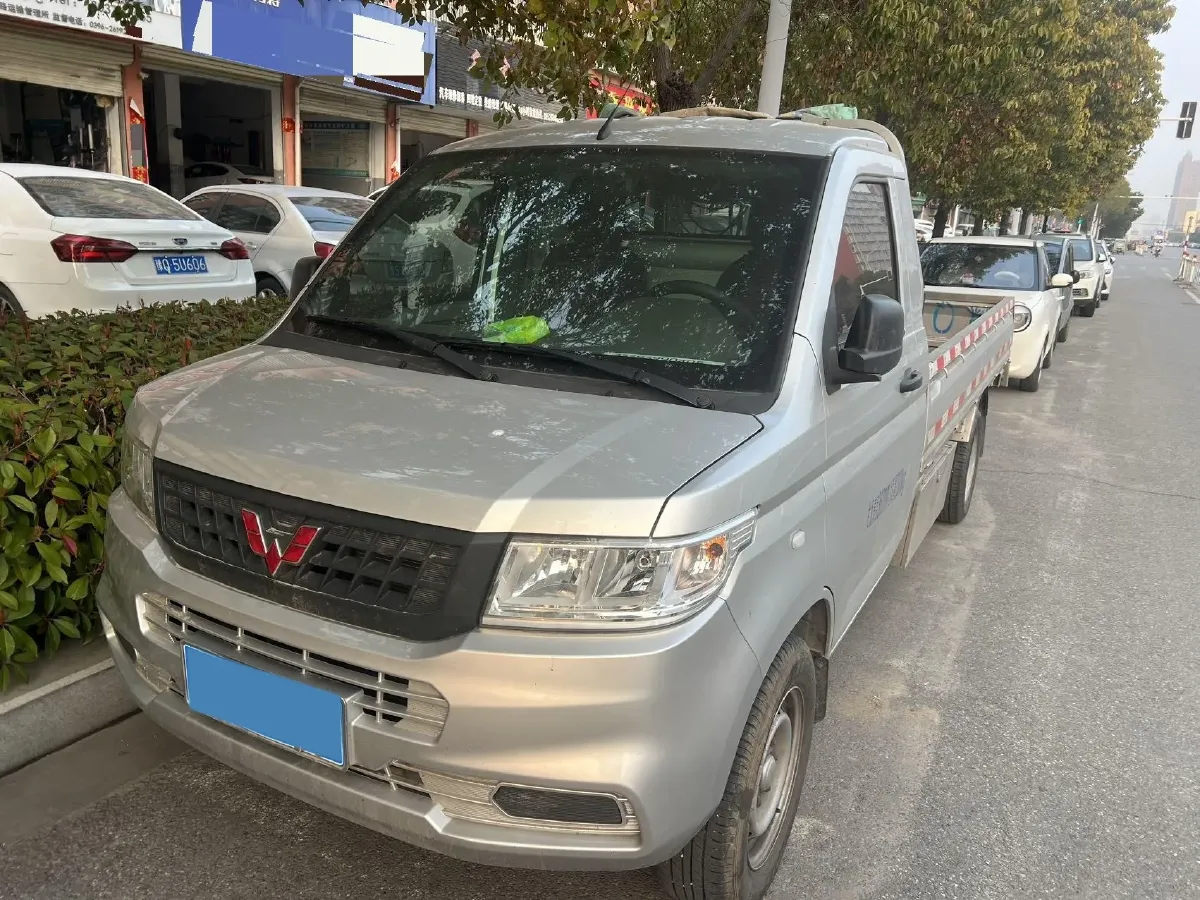 2023 WuLing RongGuang New Truck 1.5L 102HP L4 5MT,autocango,china used car exporter,china ev exporter,chinese used car exporter,chinese used ev exporter