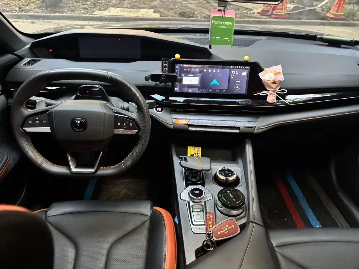 2023 ChangAn UNI-V 1.5T 188HP L4 7DCT,autocango,china used car exporter,china ev exporter,chinese used car exporter,chinese used ev exporter