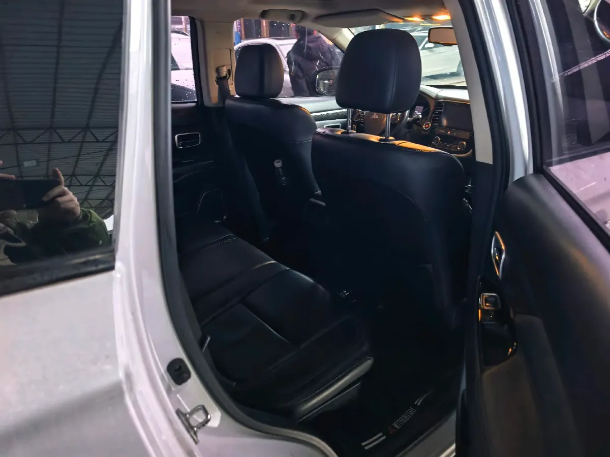 2019 Mitsubishi Outlander 2.0L 166HP L4 CVT,autocango,china used car exporter,china ev exporter,chinese used car exporter,chinese used ev exporter