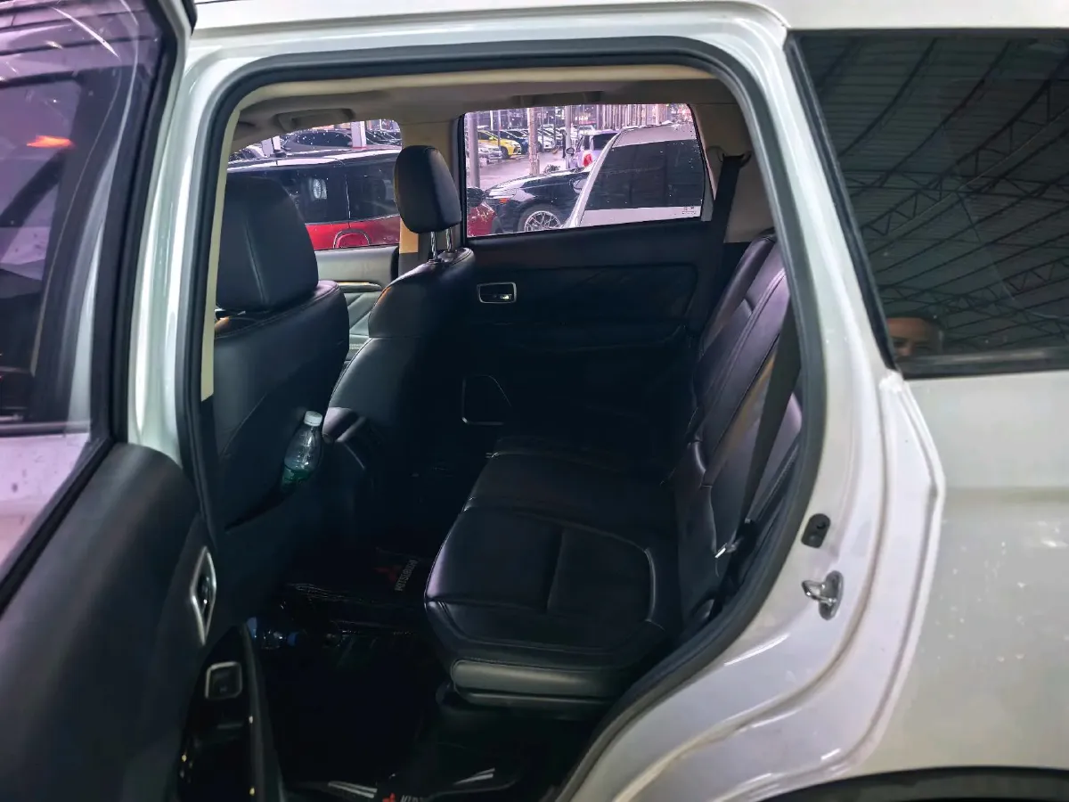 2019 Mitsubishi Outlander 2.0L 166HP L4 CVT,autocango,china used car exporter,china ev exporter,chinese used car exporter,chinese used ev exporter