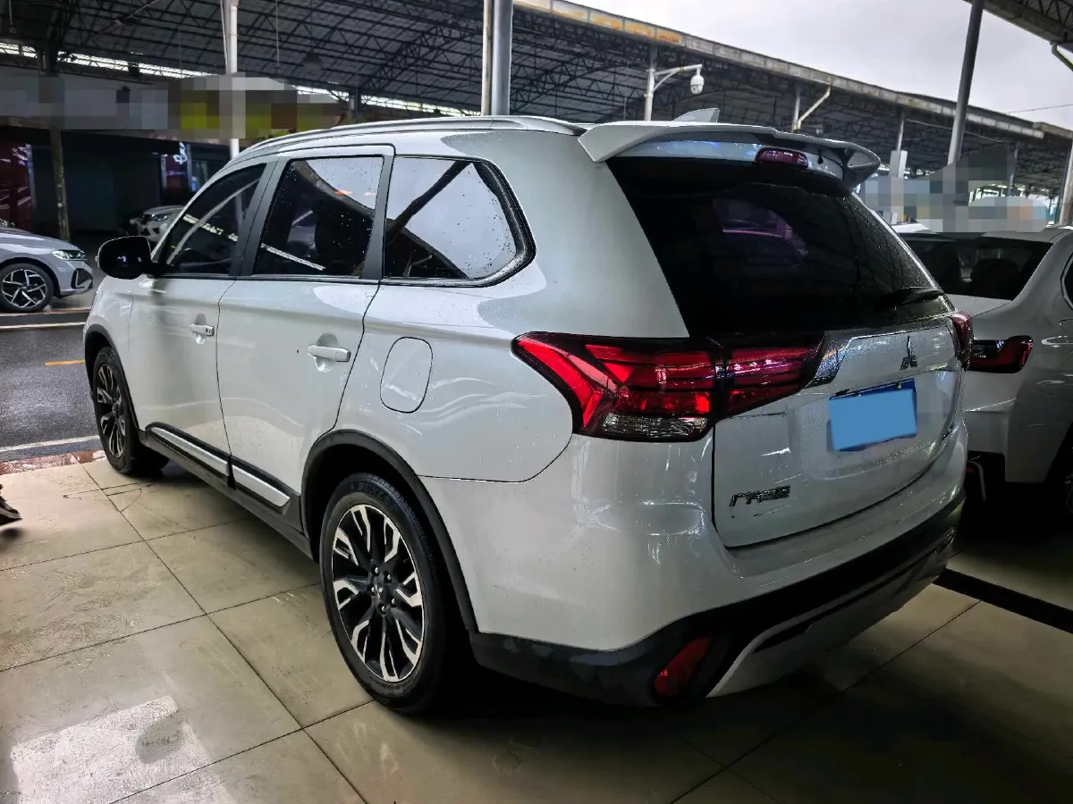 2019 Mitsubishi Outlander 2.0L 166HP L4 CVT,autocango,china used car exporter,china ev exporter,chinese used car exporter,chinese used ev exporter
