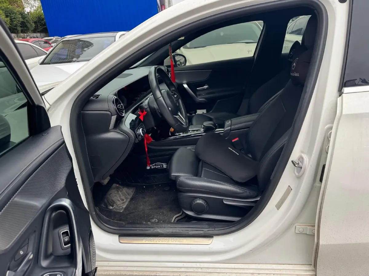 2020 Mercedes-Benz A Class 1.3T 136HP L4 7DCT,autocango,china used car exporter,china ev exporter,chinese used car exporter,chinese used ev exporter