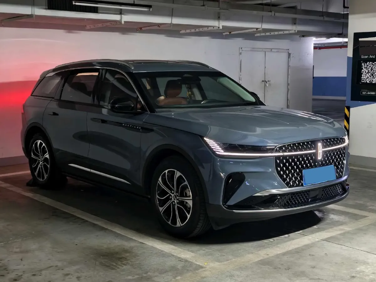 2025 Lincoln Nautilus 2.0T 261HP L4 8AT,autocango,china used car exporter,china ev exporter,chinese used car exporter,chinese used ev exporter