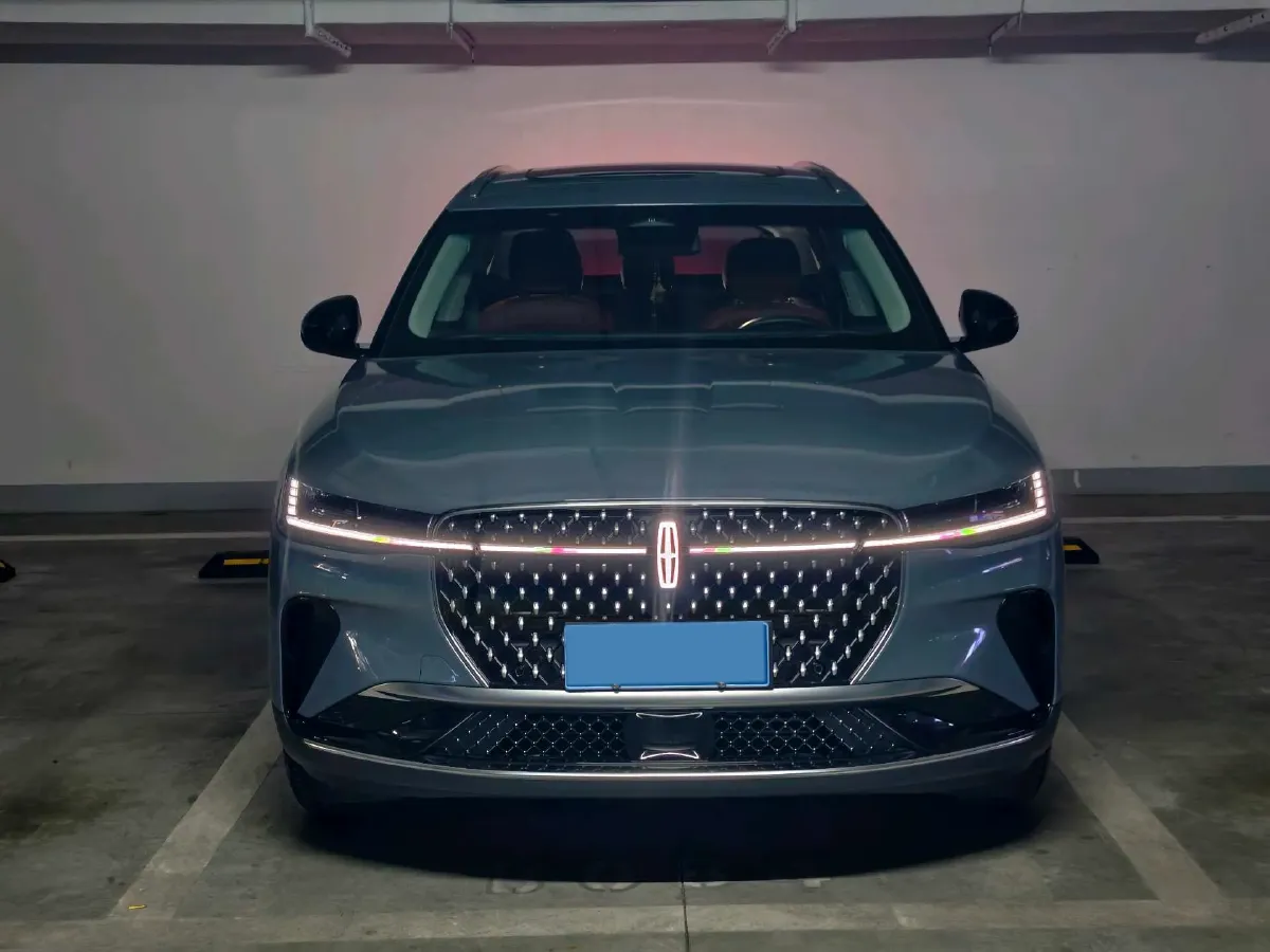 2025 Lincoln Nautilus 2.0T 261HP L4 8AT,autocango,china used car exporter,china ev exporter,chinese used car exporter,chinese used ev exporter