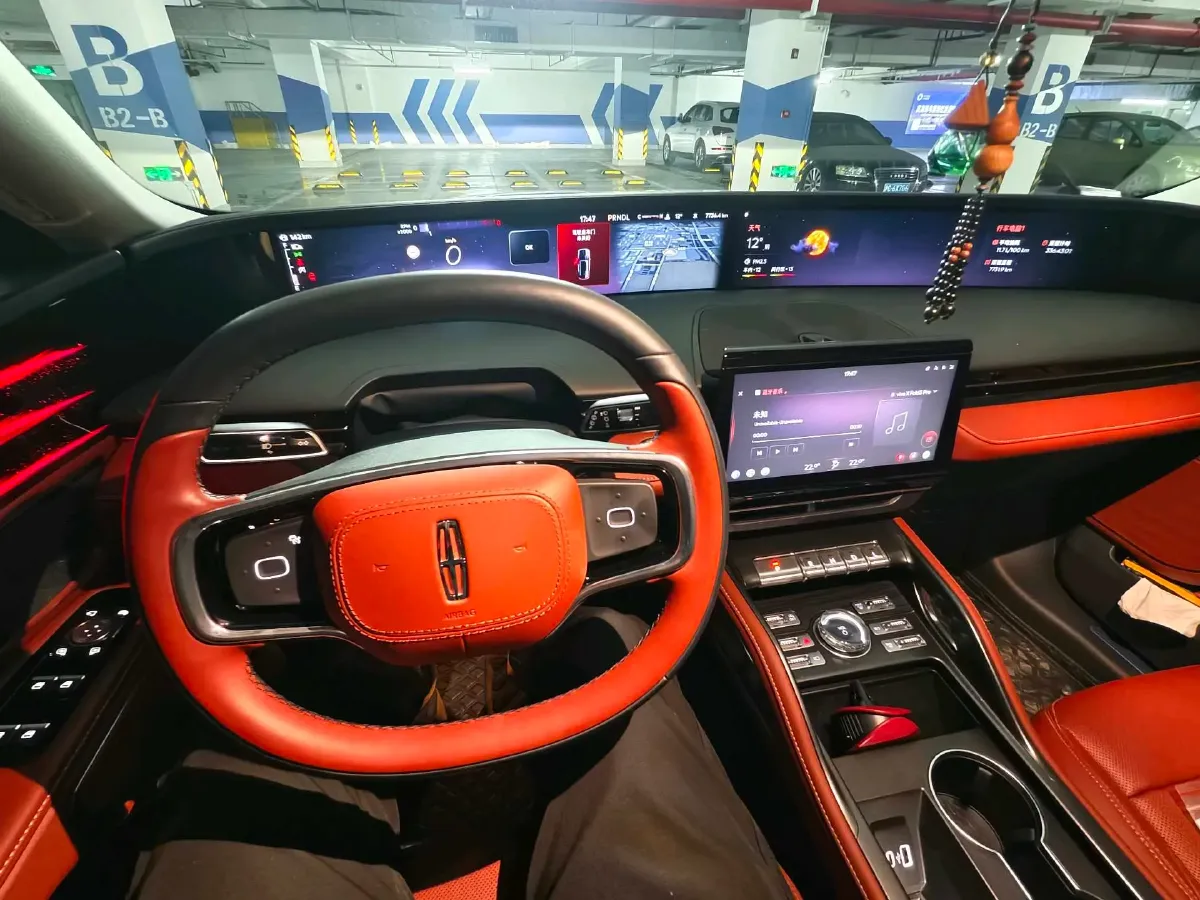 2025 Lincoln Nautilus 2.0T 261HP L4 8AT,autocango,china used car exporter,china ev exporter,chinese used car exporter,chinese used ev exporter