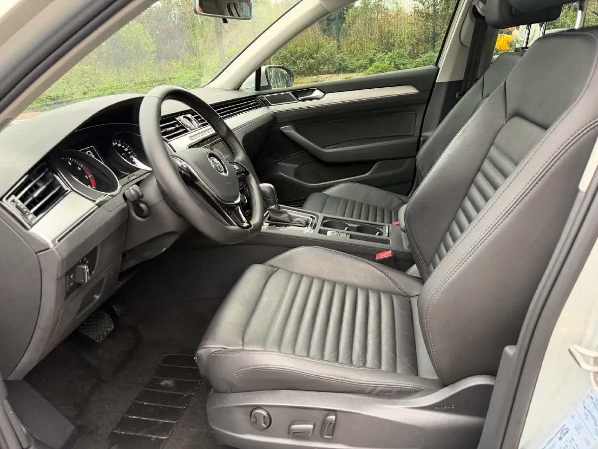 2019 Chevrolet Malibu XL 2.0T 241HP L4 9AT,autocango,china used car exporter,china ev exporter,chinese used car exporter,chinese used ev exporter