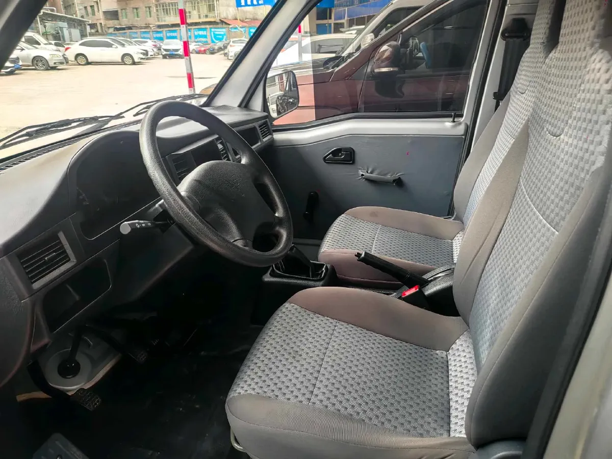 2020 WuLing ZhiGuang 1.2L 76HP L4 5MT,autocango,china used car exporter,china ev exporter,chinese used car exporter,chinese used ev exporter