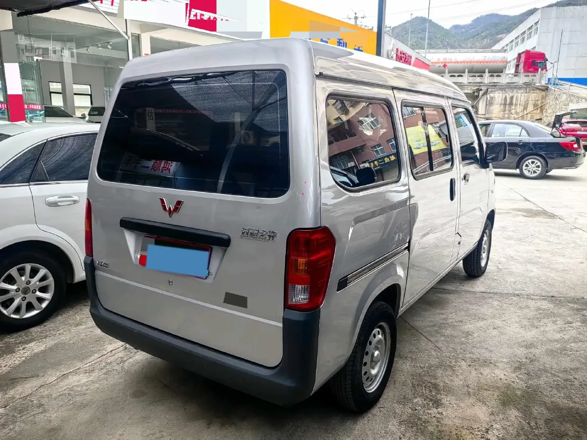 2020 WuLing ZhiGuang 1.2L 76HP L4 5MT,autocango,china used car exporter,china ev exporter,chinese used car exporter,chinese used ev exporter